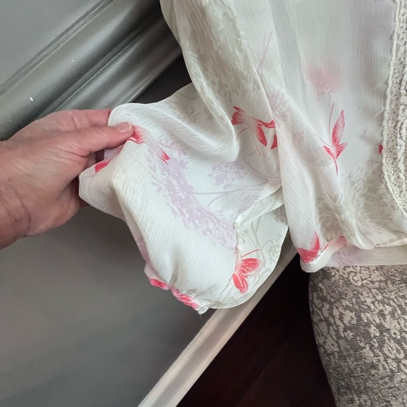 Express top size small. - Picture 3 of 4